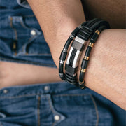 Bracciale uomo in pelle nera con inserti