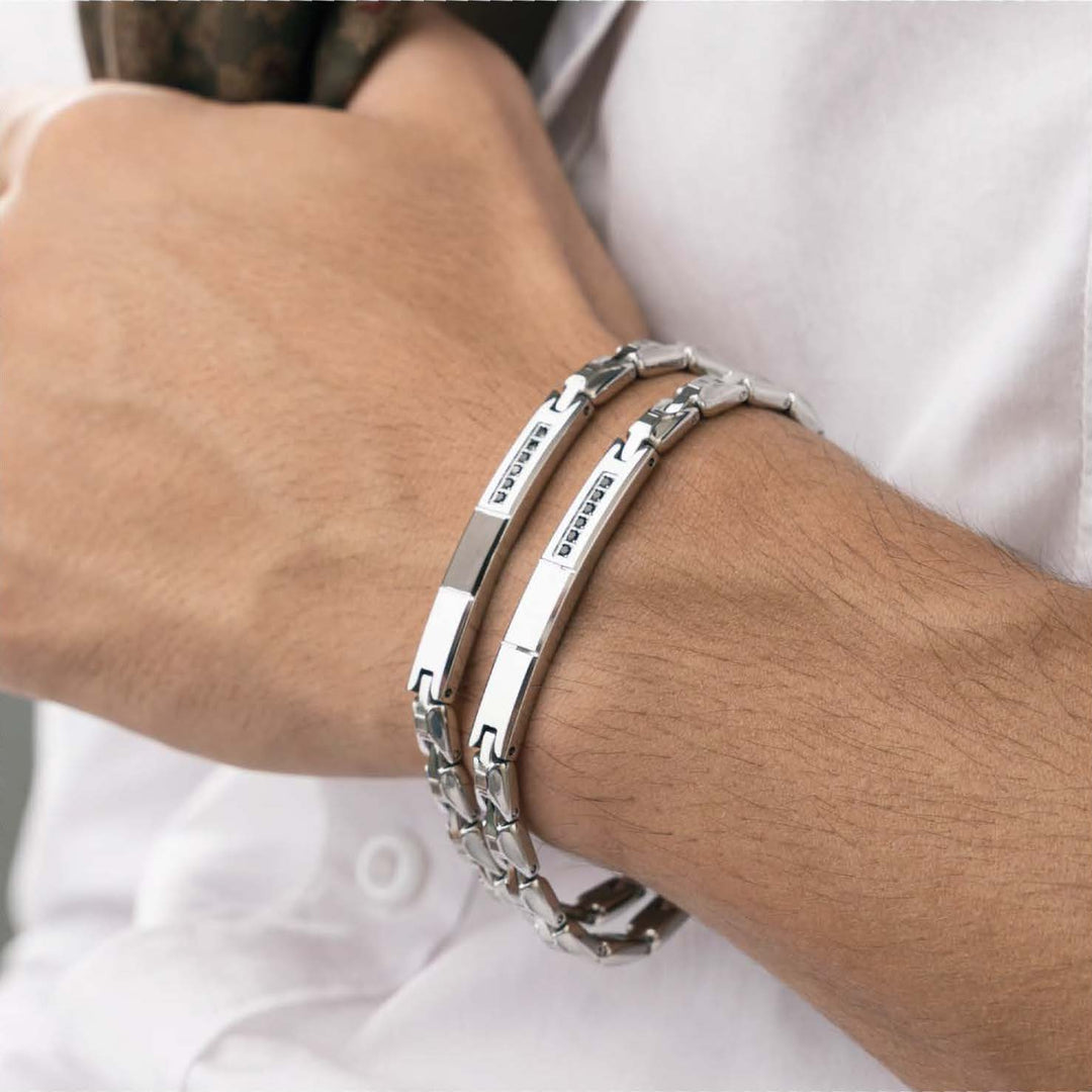 Bracciale in acciaio lucido con cristalli neri