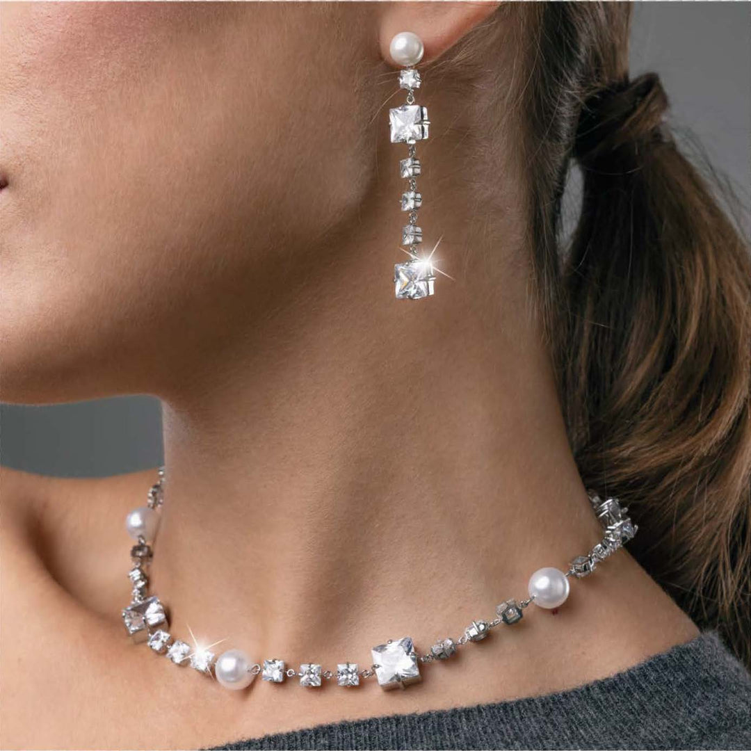 Collana Elegante con Perle e Zirconi