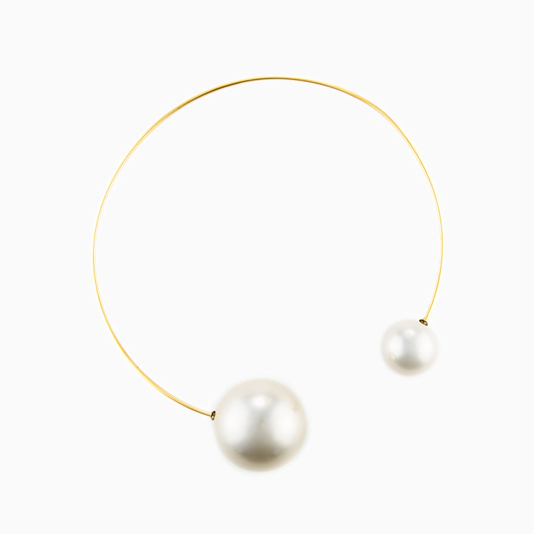 Collana Rigida con Doppia Perla e Filo Oro
