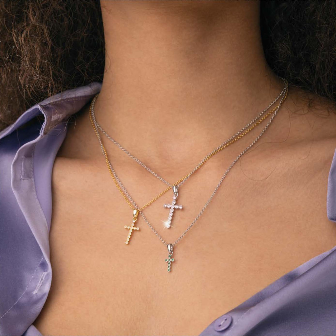 Collana con Croce in argento e Zirconi Verdi